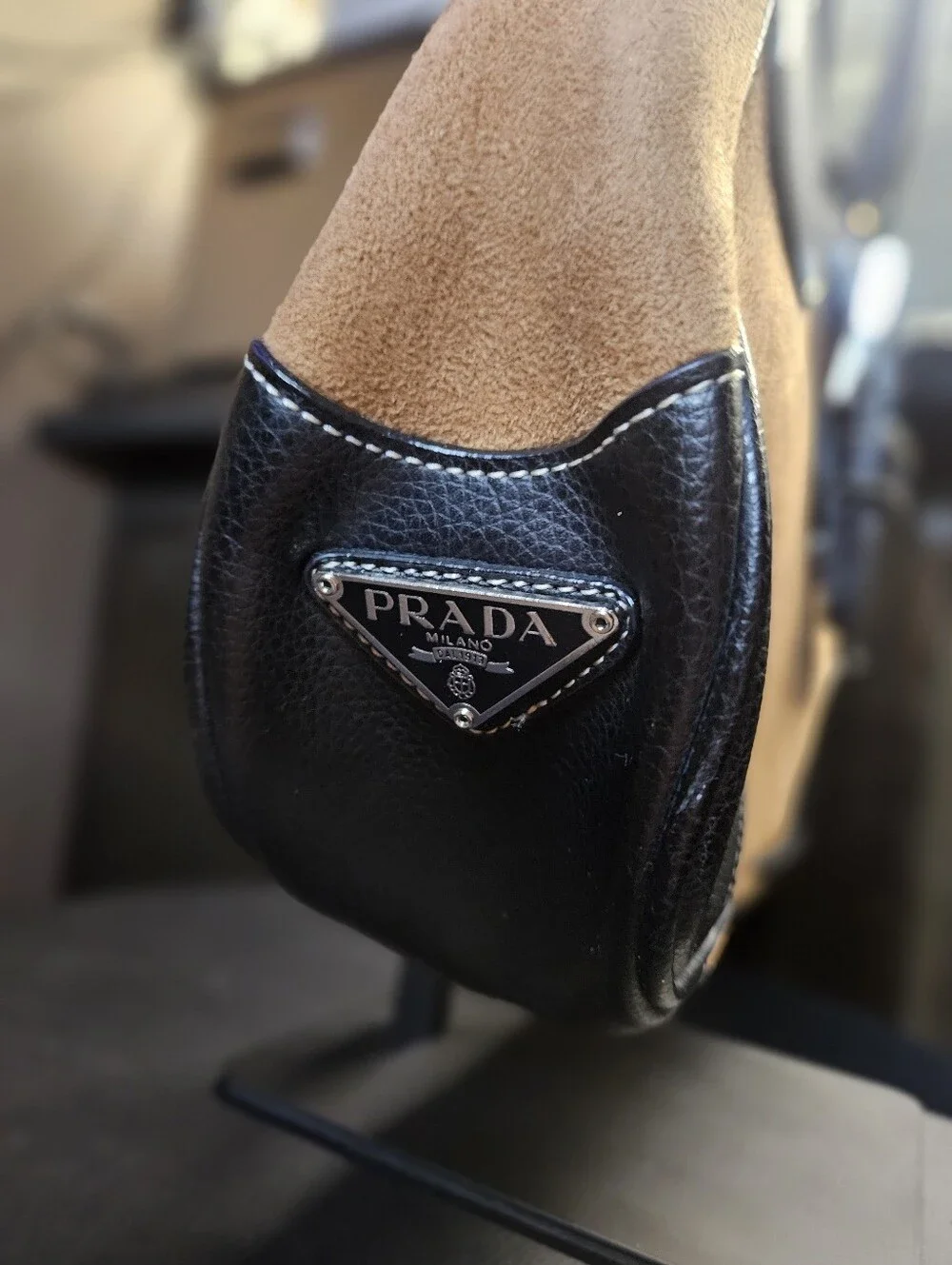 💥Sale💥Vintage Moon Tan Suede and Black Leather Shoulder Bag - Picture 3 of 8